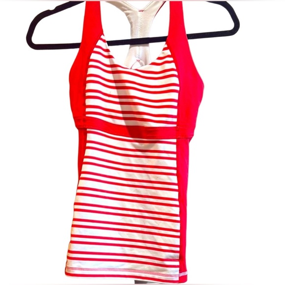 lululemon athletica Tops - Lululemon XS Tank with built in bra- red and white stripes with one call out❤️